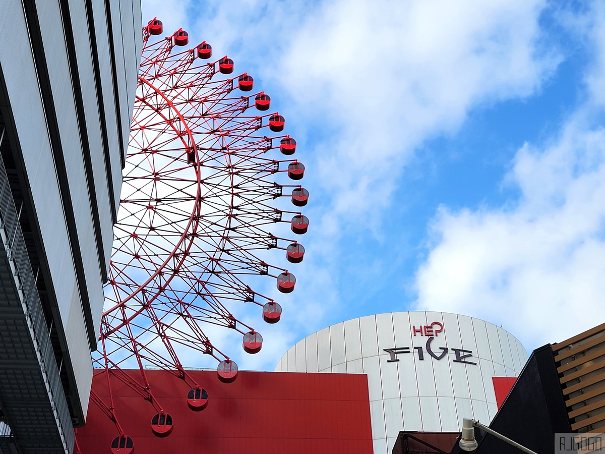 大阪 HEP FIVE摩天輪 梅田市區裡的紅色摩天輪 大阪樂遊卡可用
