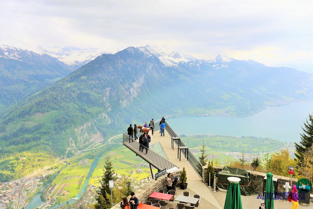 （瑞士Interlaken景點）Harder Kulm 哈德昆觀景台 遠眺艾格峰、僧侶峰和少女峰 含餐廳菜單、纜車時刻表與票價資訊