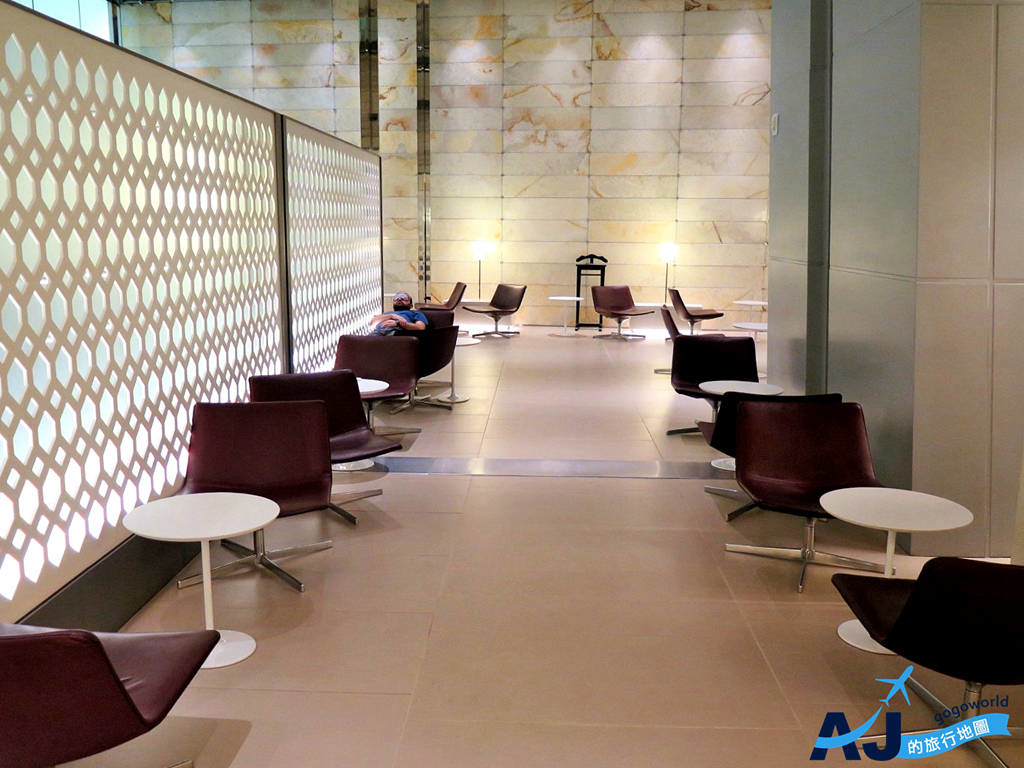 杜哈國際機場貴賓室 AL MAHA LOUNGE PP卡合作貴賓室 有淋浴間、獨立吸菸室 轉機客愛用