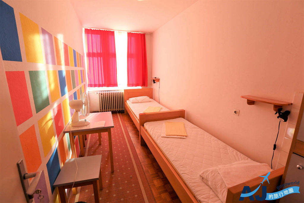 （札格瑞布便宜住宿）薩格勒布青年旅館 Youth Hostel Zagreb 雙床房、交通分享
