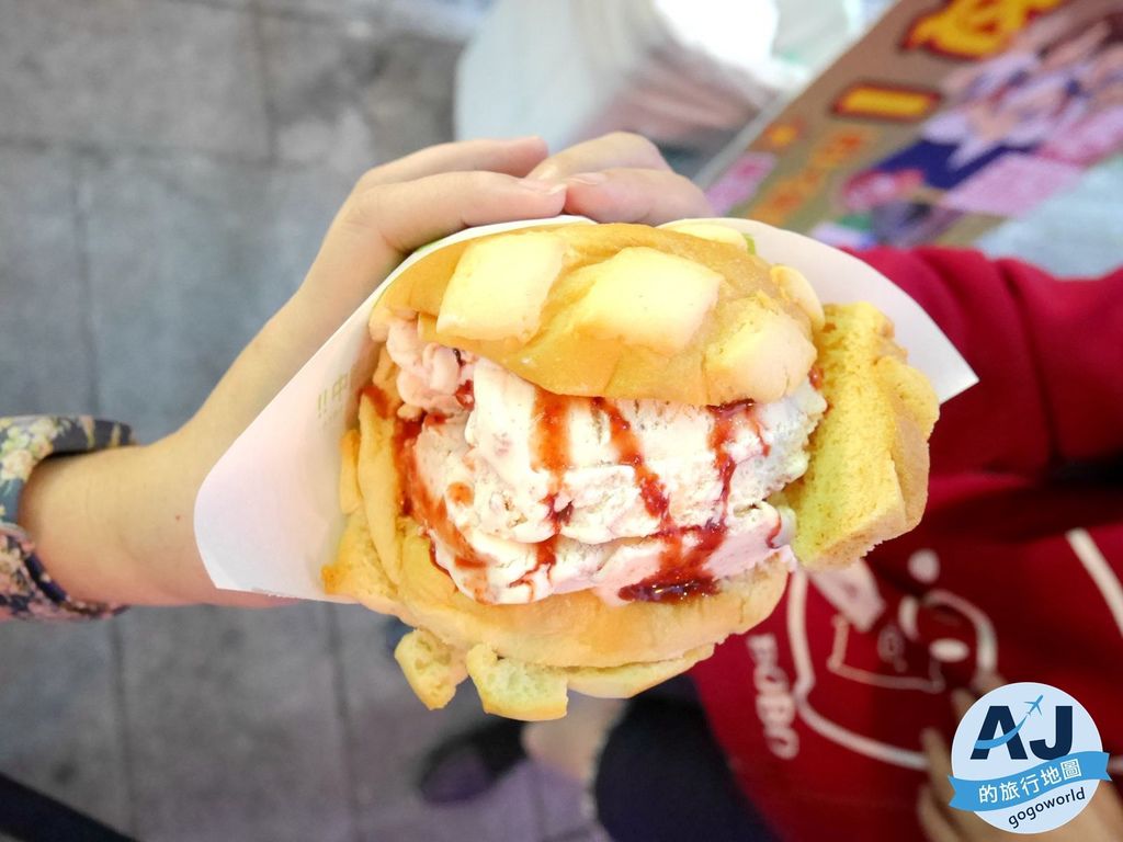 （台北信義區美食）世界第二好吃的現烤冰淇淋菠蘿麵包 冰火五重天感受 NEO19、華納威秀旁