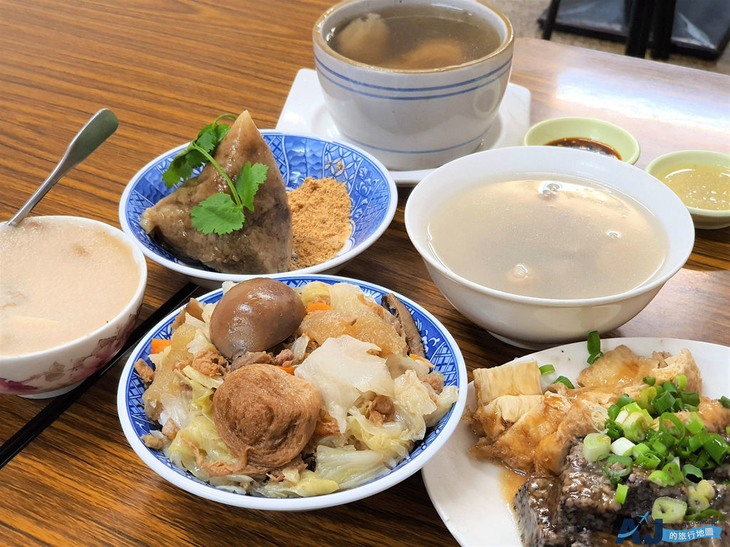 碗粿瑞仔 桃園永安路上的便宜小吃店 四神湯、高麗菜飯是本體 菜單分享