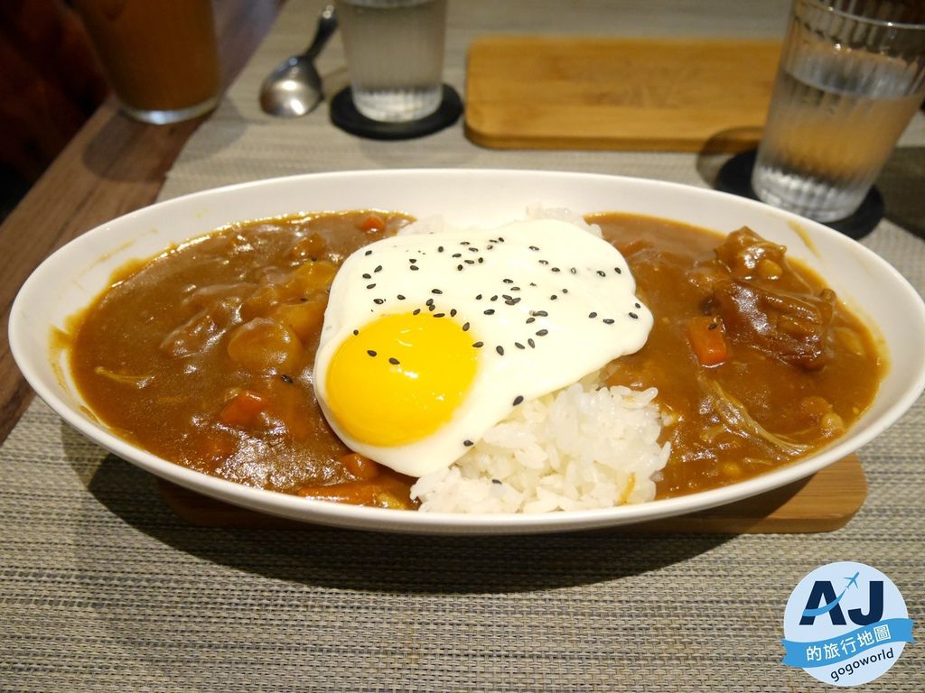 （台北六張犁美食）佐藤咖哩 Stao Curry 日式咖哩風味 濃厚好吃 份量十足