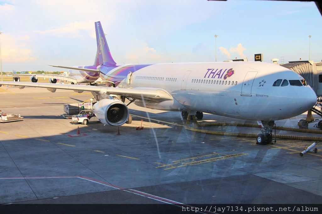 搭泰航去曼谷～Thai Airways TG636 泰國曼谷BKK>桃園TPE 飛機餐、搭乘經驗