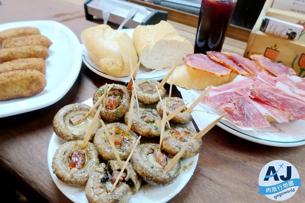 （馬德里美食）Meson del Champinon 蘑菇餐廳 比50元硬幣還大的烤蘑菇 品嘗西班牙經典調酒sangria