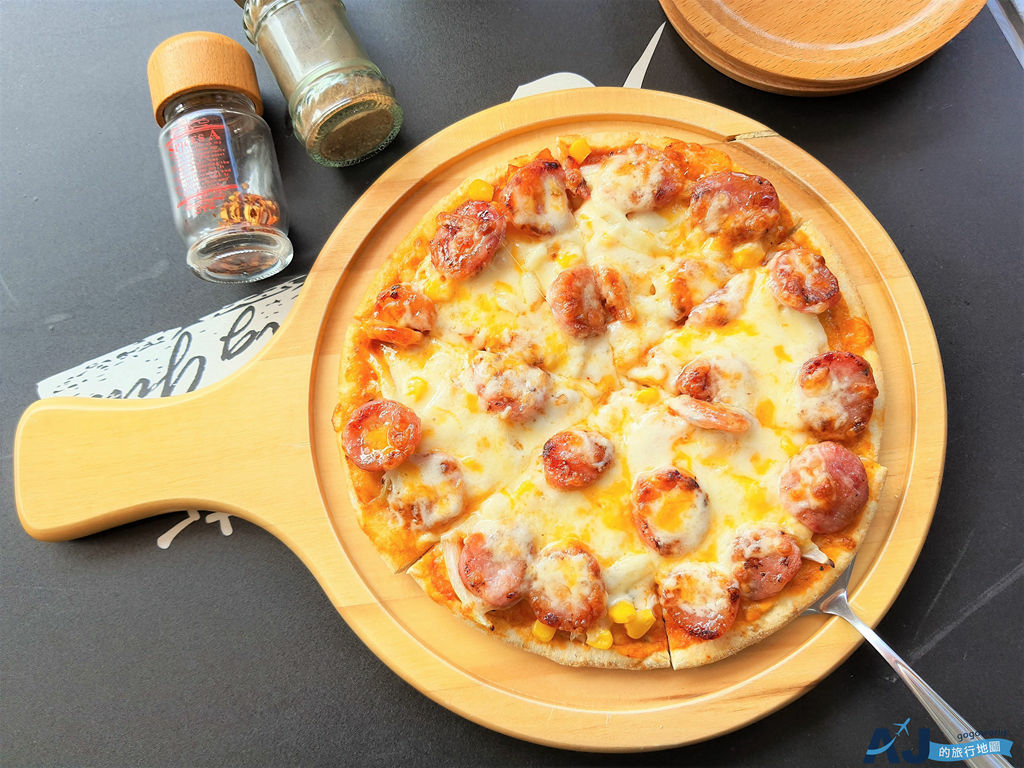 烏來美食：方格斯手工木耳Pizza 石板山豬肉、馬告香腸口味很特別 菜單與營業時間分享