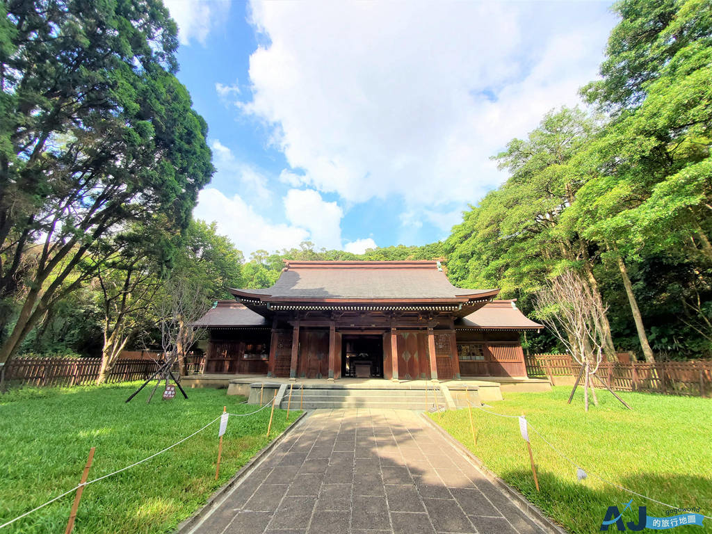 桃園神社 / 桃園忠烈祠 台灣保存最完整的日本神社 停車場與開放時間分享