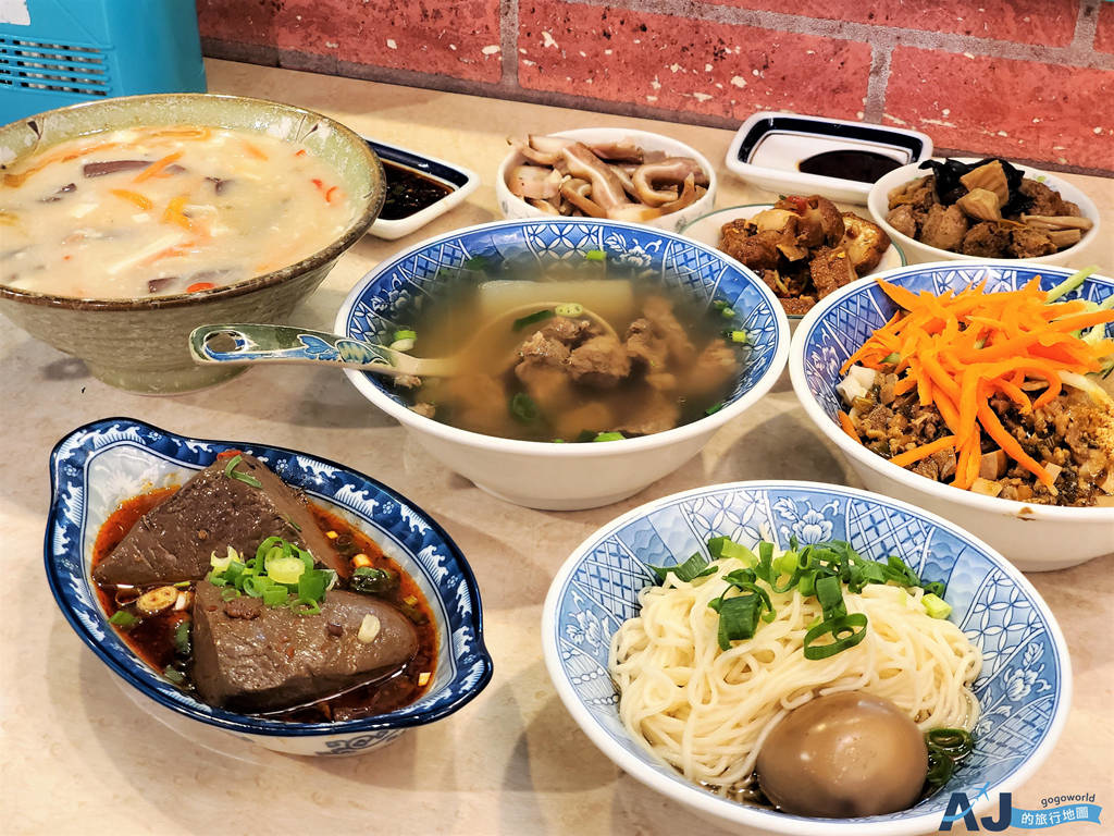 陸軍小館 桃園傳統眷村小吃 各式滷味小菜、麻辣鴨血、清燉牛肉湯好吃 菜單分享