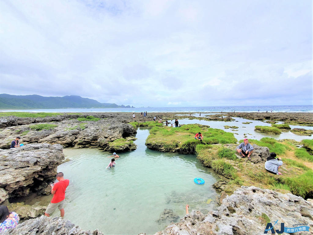 （蘭嶼景點）野銀冷泉 島上少見細緻白沙與山泉水交融的礁岩天然戲水池