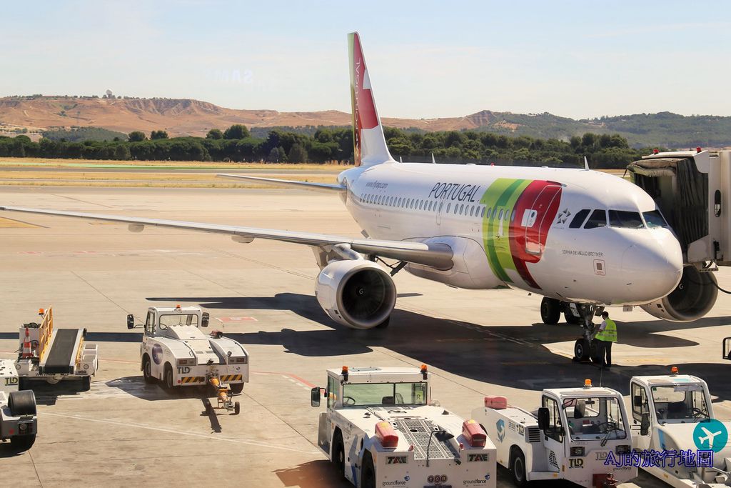 葡萄牙航空 TAP Portugal TP1005 馬德里 MAD > 波多 OPO 飛機餐 & 馬德里巴拉哈斯機場航廈免費接駁巴士時間